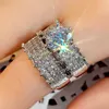 Bling Bling VVS Moissanite Ring 100% 925 Sterling Ring Designer Style Topaz Cz Luxurys Women Full Diamond Ring visar temperament Lätt enkel ring