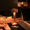 Candeeiros de mesa Bateria recarregável Led Bar Desk Light portátil Mini candeeiro de ferro Decoração de restaurante Desktop Atmosphere Night258l