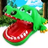 Sprzedaj kreatywne praktyczne dowcipy ujścia ząb aligator ręka Dzieci 039s Toys Family Games