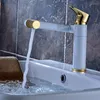 Rubinetti per lavabo da bagno Colore bianco Beccuccio con rotazione a 360 gradi Miscelatore per lavabo moderno Rubinetto monocomando per lavabo per montaggio su ponte CL-019