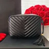 Woman Weekender wakacyjny Tassel TOTES Pikowanie z paskami na ramię hobo czarna torba skórzana krzyżowa body torebki kamera luksusowe designerskie torby na sprzęgła letnie