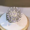 Bröllopsringar 925 Sterling Silver Glittering Zircon Dandelion Ring Ladies Three Claw Party Birthday Fashion Jewelry Gift 230714