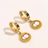 20 stili di designer di marca Sier placcato oro fascino orecchino a bottone lettera orecchino in acciaio inossidabile intarsiato cristallo Eardrop Ear Loop Wedding