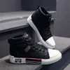 Klänningskor varumärke män läder high-top skateboarding skor mäns sneakers manliga mode non-slip sportskor zapatillas hombre herrar skor 230714