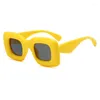 Okulary przeciwsłoneczne 2023 Modna retro Y2K Square Candy Color Shades Designer Uv400 Men Men Red Yellow Unikalne okulary przeciwsłoneczne