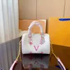Luis Vuittons Light Lvity LouiseviUeUtionsbag High Quality Lvse Handbag 2023 Luxury Fashion Design Trend Trend Fashion Trend Simple and Beautiful en cuir Prin