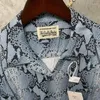 Mäns avslappnade skjortor färg full ormtryck wacko maria hög kvalitet rayon kortärmad kofta överdimensionerade män kvinnor hawaiian skjorta