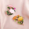 Broszki 2023 Daisy Flower Enamel Pin Kobiety retro szpilki retro broszka broszka hidżab bukiet biżuteria