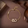 Vrouw Charm Armbanden letter V goud metalen Ketting Armband Ontwerper Parel Luxe Vlogo sieraden Vrouwen 9823