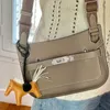Cross Body Bag Designer Women's Tote Crossbody 2023 Mini Underarm Simple Universal Metal Chain Letter Läder Messenger Bag