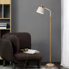 Lampade da terra Nordic Simple Living Room Divano moderno Camera da letto Creative LED Fishing Light Lampada verticale Foot Switch Decor For