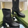 Designer Kvinnor Stövlar Fashion Boots Högkvalitativa kvinnors Middle Tube -stövlar Spring, Autumn and Winter Travel Holiday White Black Designer Knight Boots
