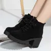 Bottes 2023 chaussures de haute qualité pour femmes hiver femmes couleur unie bout rond à lacets talon moyen couture étanche à l'eau