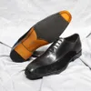 Klänning äkta läder Mäns mocka manliga vingtip Oxfords klassiska snörning av affärsbröllopsfest formella skor för män 5731