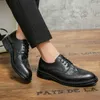 Mode Brogue hommes chaussures habillées chaussures en cuir fendu souple pour homme Crocodile mâle Oxfords élégant Sapato Social Masculino