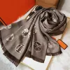 Sciarpa di seta per donna Autunno Pashmina Sciarpa di cashmere di marca di lusso Scialle di moda per signora Sciarpe con stampa di lettere Sciarpe di alta qualità