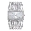 Нарученные часы 2023 Женские часы высококлассных модных бриллиантовых браслетных браслетных часов простые квадратные квадратные квадраты для женщин для женщин