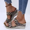 Slippers Femme Fashion Open Open Toe Breathable Outdoor Place Sandals Snakeskin Leopard Slip on Platform Calages Chaussures Confortable
