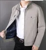 Mäns jackor 2023 Spring och Autumn Jacket Slim Business Coat Thin Casual Solid Color Top for Mens