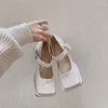 Elbise ayakkabıları fransız versiyon pompaları kadınlar kare ayak parmağı deri bir kelime toka bahar sonbahar bebek moda all-maç