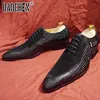 Klänningskor Luxury Men Oxford Shoes Lace Up Split Toe Black Formal Men Dress Shoes Suede Patchwork Prints Läderskor Män 230713