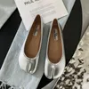 Sandaler delade tå lägenheter balettskor kvinna glid på loafers mjuka botten mockasins silver platt ballerina singel tabi ninja kvinnor skor 230713