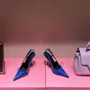 Designer kvinnors sandaler mode sexiga metall smala sandaler visar skor för bankett