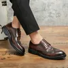 Moda Brogue Erkekler Elbise Ayakkabı Yumuşak Bölünmüş Deri Ayakkabı İnsan Timsahı Erkek Oxfords Zarif Sapato Sosyal Maskulino