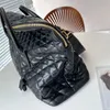 Bolsa de viagem de grande capacidade Bolsas pretas Bolsa de couro genuíno Couro de vaca com treliça de diamante Zíper com trava aberta Decoração Moda Carta Bolsa de ombro feminina