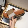 Lyxiga tofflor Kvinnors designer glider kvinnor Sandaler klackar Cotton Casual Slipper för våren och hösten Flat Comfort Mules vadderade främre remskor Storlek 36-42