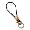 Nyckelringar ZG Enkel och personlig bil Keychain Retro Cowhide Top Layer Keyrings Creative Small Gift Nice hänge