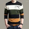 Maglioni da uomo Primavera Lungo Slve Abbigliamento casual Girocollo a righe Comodi in maglia Top Abbigliamento sottile alla moda per l'autunno