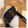 Women Bag Snapshot Designer Handväskor Chic Delicate Color Matching Vivid Bolsos Twill foder Word Pattern Cowhide Outer Layer Camera Bags Stylish E23