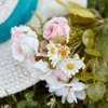 Dekorativa blommor högkvalitativ vintage ros konstgjord med kamomillväxt falska bukett brud bröllop kontor party hem dekorationer