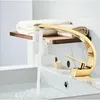 Zlew łazienki Basen Nowoczesne mikser kran Rose Gold Faucet Washbasin Ogólny uchwyt otwór i zimny wodospad 230713