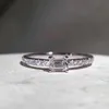 2022 nowe proste pierścienie dla kobiet S925 STRING SREBRE MOISSANITE Obiecaj zaręczyny ślubne współale ślubne Eternity Prezent L230704