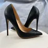 Zapatos de vestir de piel de serpiente negra para mujer