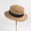 Breda brim hattar mode platt topp halm strand hatt lady boater sol kepsar panama fedora kvinnor rese mössa