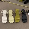 Sandali SUOJIALUN Summer Sandalo da donna a fascia stretta Fashion Square Tacco basso Ladies Elegant Dress Sandal Shoes Outdoor Casual Slides 230714