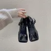 Sapatos formais versão francesa bombas femininas bico quadrado couro uma palavra fivela primavera outono boneca moda para todos os jogos