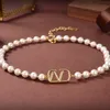 Valentino Frau Marke Anhänger Halsketten V Brief Designer Perle Luxus Vlogo Metall Schmuck Frauen Gold Halskette 5634