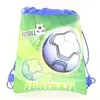ギフトラップ12pcs/lot子供は、誕生日パーティー用品のための不織布ドローストリングバッグフットボールサッカーバックパックを好む
