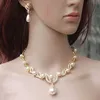 2023 Großhandel heißer neuer Modeschmuck 18K Gold Kristall Perlenkette Ohrringe Set für Damen Gilr Geschenkparty