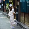 Roupa étnica feminina estilo japonês Yukata quimono tradicional japonês cor bege estampas florais roupão de banho vestido de cosplay Perfo328N