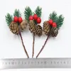 Fleurs décoratives LUDA 40PCS Fleur Artificielle Rouge Baie De Noël Et Cône De Pin Avec Des Branches De Houx Décoration Pour La Maison Décor Floral