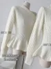 Pulls pour femmes pull col oblique à volants conception femmes couleur unie pull en tricot doux confortable à manches longues tricots femme Style français