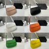 Autruche de luxe pour femmes Imprimer Underarm Bag Designer Bag Half Moon Bag Classic Women's Shoulder Bag Leather Women's Handbag Purse six-color size 23cm