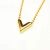 Love Heart Necklace Gold Desinger Necklace Womens Chain Rostfritt stål Guld Silver Halsband Pendant Classic Halsband smycken G237153C