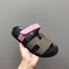 Avec boîte Internet Celebrity Pantoufles haut de gamme Designer Nouvel été HookLoop Sandales Plage en plein air pour couples Femmes Hommes Chaussures Tailles 35-45 + Boîte 1336