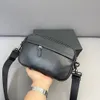 2023 Markt Populaire Nieuwe Koeienhuid Heren- en Damestas Met Rekbare Schouderriem Rits Enkele Schouder Crossbody Borstzak Trend Gepersonaliseerde Onderarmtas